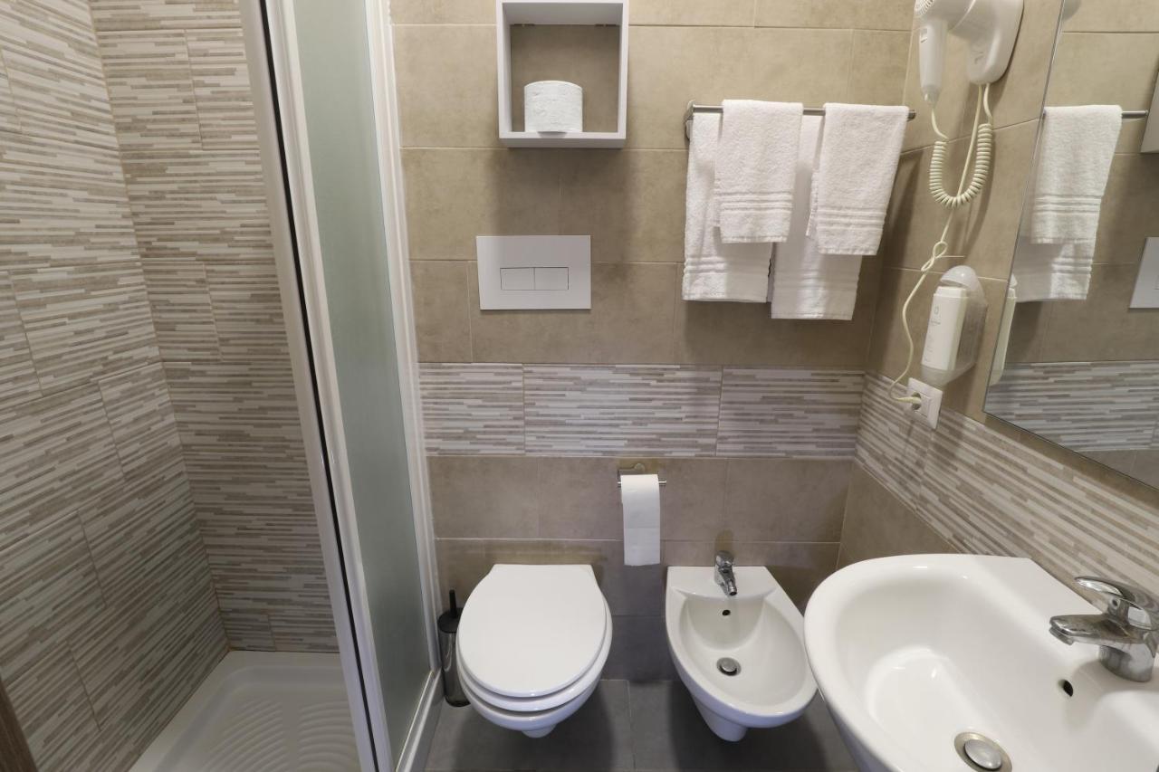 מילאנו Albergo Leonardo Da Vinci מראה חיצוני תמונה