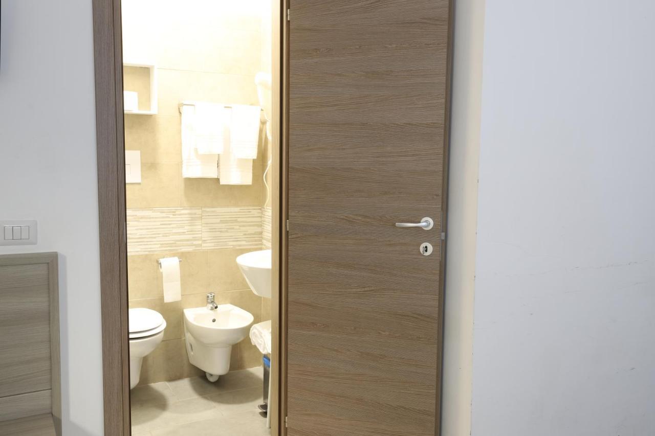 מילאנו Albergo Leonardo Da Vinci מראה חיצוני תמונה