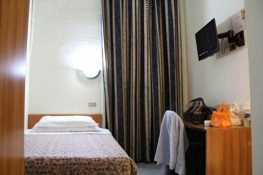 מילאנו Albergo Leonardo Da Vinci מראה חיצוני תמונה