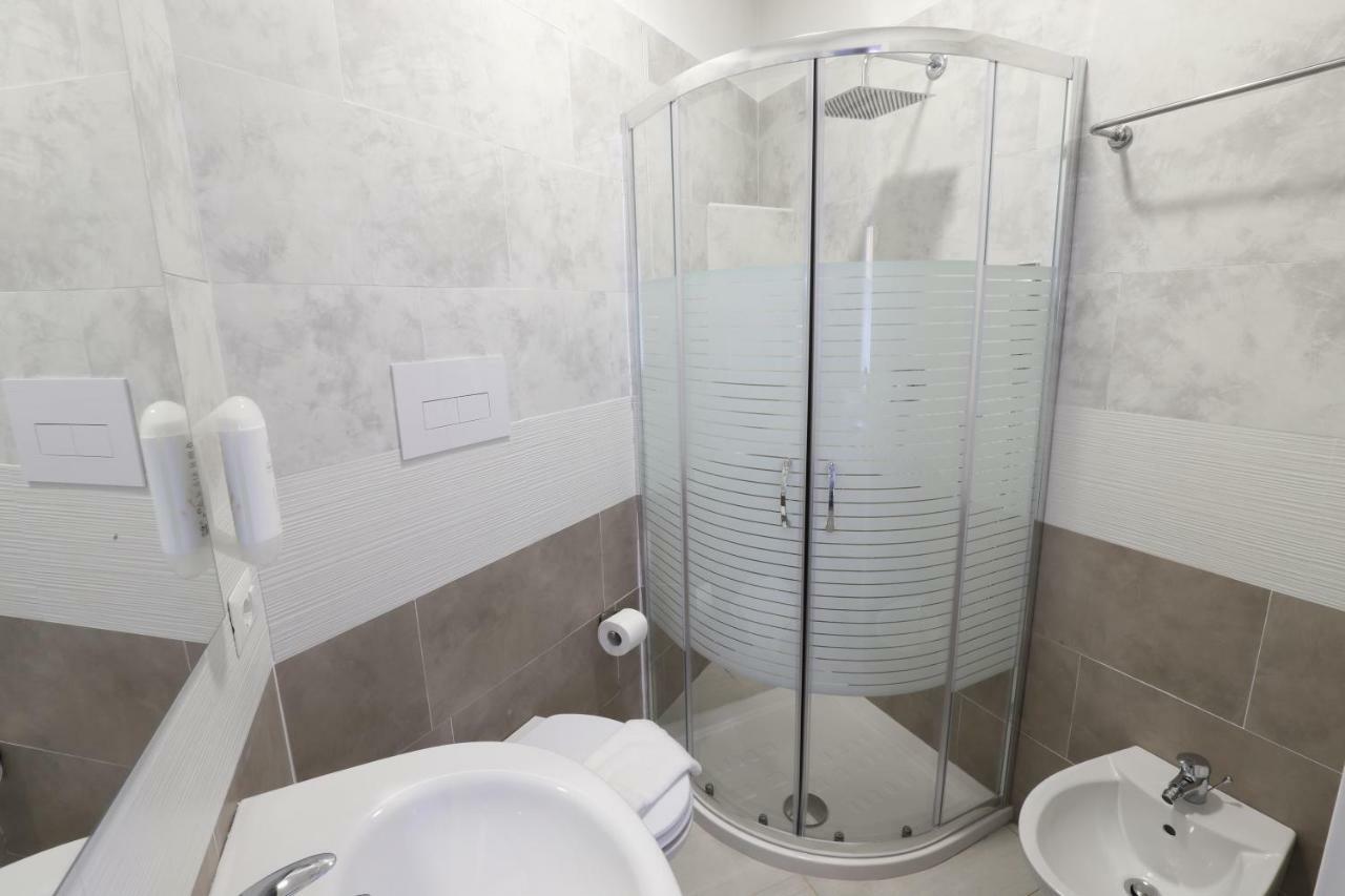 מילאנו Albergo Leonardo Da Vinci מראה חיצוני תמונה