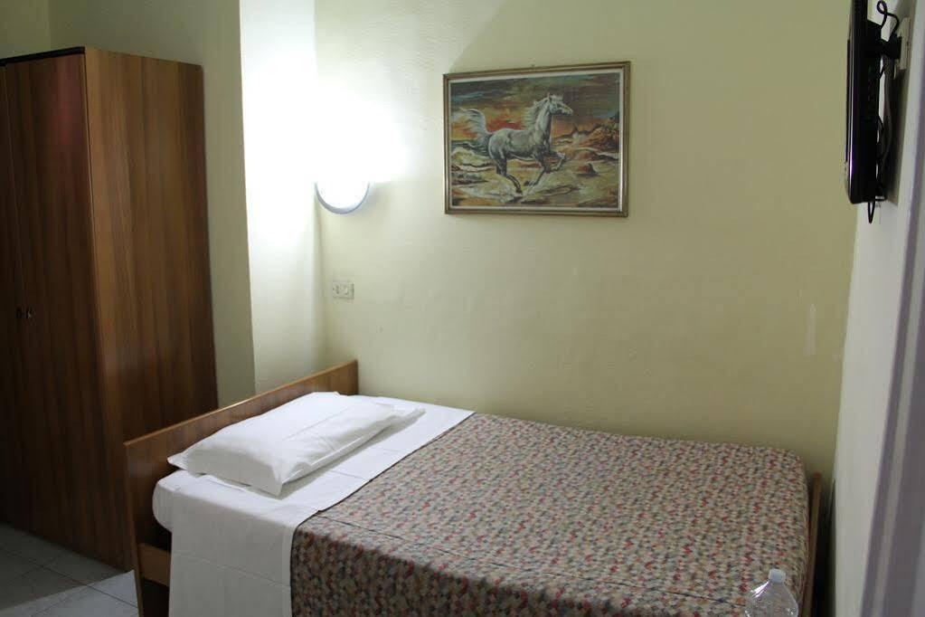 מילאנו Albergo Leonardo Da Vinci מראה חיצוני תמונה